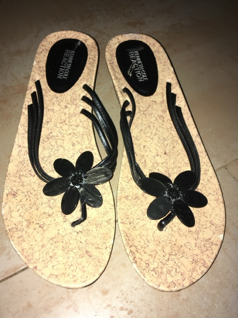 Kenneth Cole Reaction Black Floral Thong Sandals with Cork-Tone Footbed